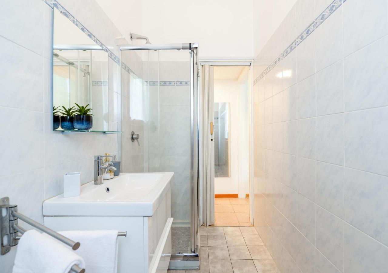 Milanese Elegance - 15 Minutes Duomo Apartman Kültér fotó